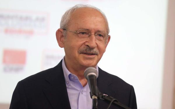 Yazl basn 2020 yl reklam kullanm verilerine gre; Cumhuriyet Halk Partili (CHP) belediyeler 2020 ylnda ulusal baskda net sat ortalamas 50 binin altnda olan Birgn, Cumhuriyet, Yenia, Karar gibi CHP ve ittifaknn yanda gazetelere tm gazetelerde kullanlan ilanlarn yzde 56'sn verdi. Gazetelerde yaynlanan CHP'li belediyelerin reklamlarna ilikin veriler tm CHP kaynaklarnn tek bir merkezden datldn ortaya koydu.