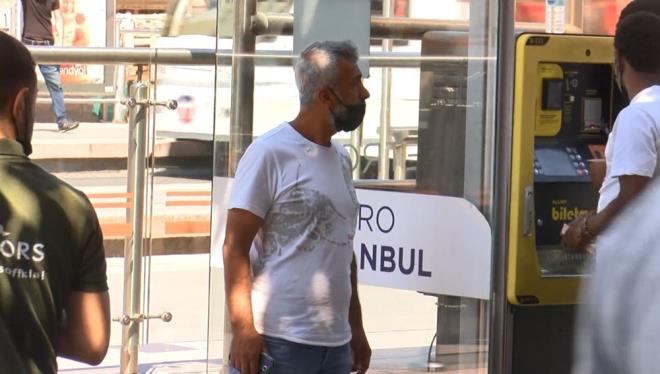 Baz frsatlarn ilemi yaptktan sonra tramvayn gielerine kadar turistlere elik ettii ve paray orada ald grld. Bir HES kodu frsats, bunun sadece Beyazt blgesinde gereklemediini dile getirirken, kendinin para istemediini turistlerin ona bahi verdiini ne srd.    Yabanc uyruklu bir kii ise ilem karlnda kendisinden 100-150 lira istendiini ileri srd.