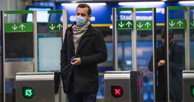 ngiliz Guardian gazetesinde yer alan habere gre, University College London'da grev alan bilim insanlar 200'den fazla semptom tespit etmeyi baard.Sz konusu aratrmaya gre, hafza kayb, halsinasyonlar, titreme ve yorgunluk dahil olmak zere uzun sreli Kovidin 10 organ sistemini kapsayan 200'den fazla semptomu var.