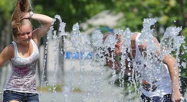 Baz illerde beklenen hava durumuyla gnn en yksek scaklklar ise yle:<br>    Ankara: Az bulutlu 36  stanbul: Az bulutlu ve ak 33  zmir: Az bulutlu ve ak 35  Adana: Az bulutlu ve ak 35  Antalya: Az bulutlu ve ak 35