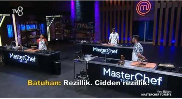 "Bir Masterchef klasiini nz de yapamadnz"  <br>  Somer ef de, "Bir Masterchef klasiini nz de yapamadnz. 3 sezondur verdiimiz klasik lezzetlerden bir tanesi. Maalesef elimizde profiterol benzeri bir rn bile yok.