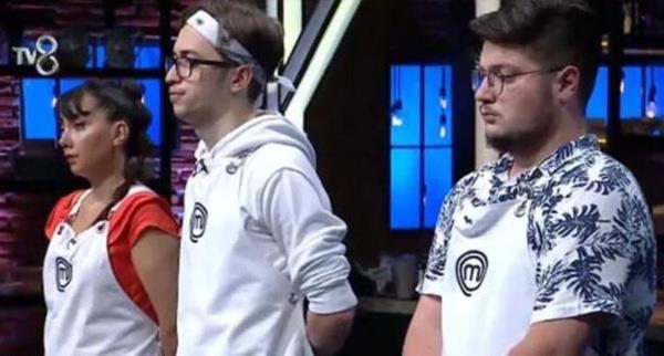 Fenomen yarmann ikinci l dellosunda Mnevver Duygu, Celal ve Batuhan, ok sevilen tatllardan biri olan profiterol yapmak iin mcadele verdi. Yarmaclar, 45 dakikalk srede ellerinden geleni yapsa da, eflerin de kendilerinin de istedii gibi tabaklar hazrlayamadlar.