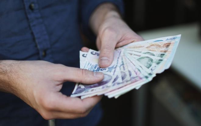 Memur ve memur emeklilerinin ekonomik ve sosyal haklarnn belirlenecei 6. Dnem Toplu Szleme grmeleri 2 Austos'ta balayacak.