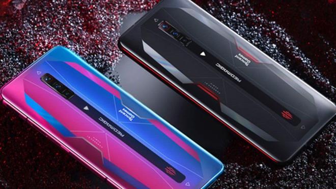 Nubia Red Magic 6 Pro - 901.557 puan  <br>  Listenin ilk  srasndaki telefonlarn ortak zellii hepsinin oyun iin gelitirilmi performansa ynelik akll telefonlar olmas.     Ayrca  cihazda da Qualcomm'un stn performans yonga seti Snapdragon 888 bulunuyor.