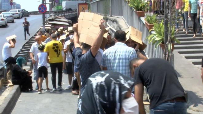 stanbul ve Eskiehir'de sabahn ilk saatlerinden itibaren 'ucuz baklava' kuyruklar olutu.