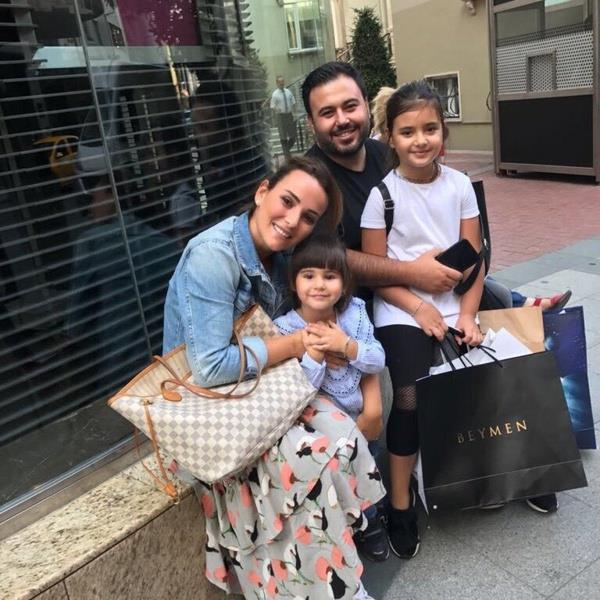 Alian'n yakn dostu Demet Akaln, zntsn Instagram sayfasnda paylat mesajla dile getirmiti.