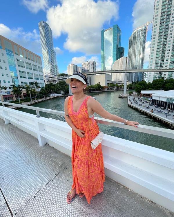 Akaln iin "Dost kara gnde belli olur bu yakmad", "Ne olursa olsun Alian'n yannda olmalyd" ve "Rahatsz olduu iin cenazeye gitmedi ama konserde oynuyor" gibi birok yorum yapld.