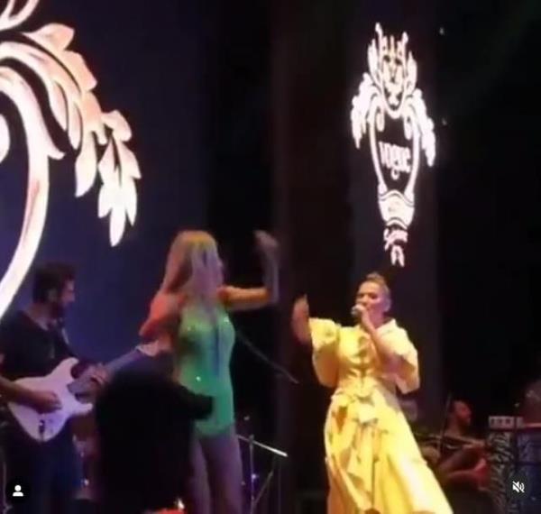 Akaln'n dn akam Bodrum'da konser verdii iddias sosyal medya kullanclarn kzdrd.