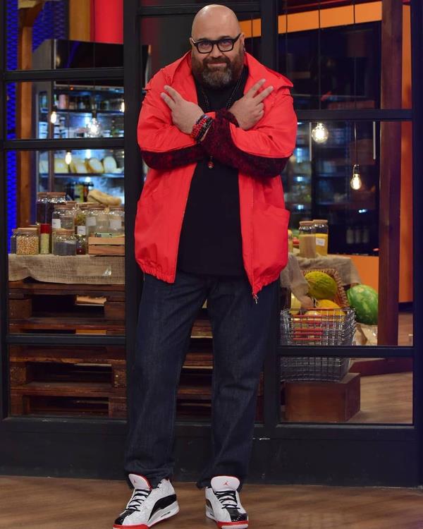 Avustralya?da olmak, orada restoran amak sana neler kazandrd ve tabii ayn anda senden neleri ald gtrd?   <br>- nanlmaz bir zgven kazandrd! Avustralya?ya gittiimde tandm bir kii bile yoktu. Zaten biraz da ka olarak gitmitim. 90?lar pop furyasnn bitmek zere olduu zamanlarda iletmemizi satmtk ve boluk iindeydim.