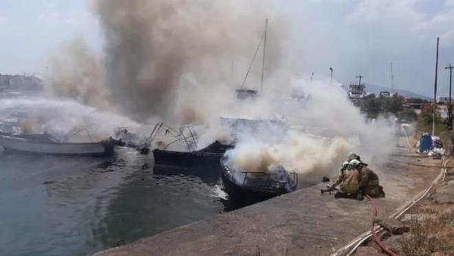 tfaiye ekipleri ilk nce yanan tekneleri balandklar yerden aa ekti.