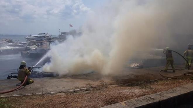 stanbul Kartal'daki balk barnanda "bal" teknelerde yangn kt. 8 tekne, kullanlamaz hale geldi.