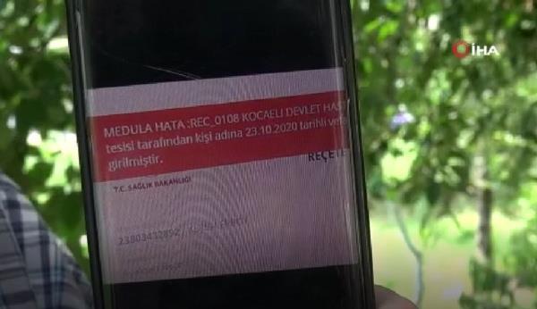 Kerem Erboy, "Hanmma 'Madem lmm lm raporumu al' dedim. Tabii Kemal Sunal filmi gibi biz de hanmn arkasna takldk. Bizi oradan oraya gnderdiler, morga gnderdiler, bir yerlere telefon atlar, herhangi bir ey olmad." dedi.