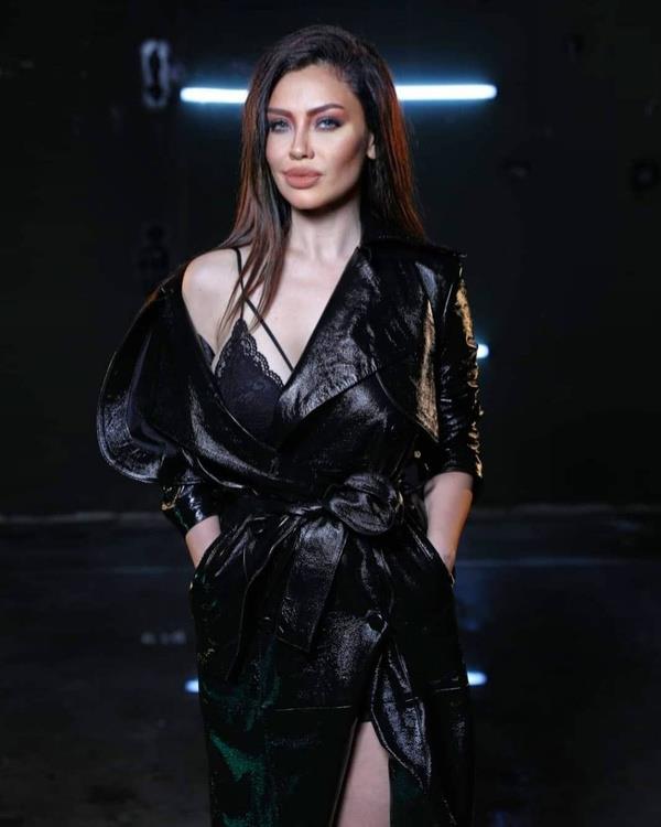 Lara, getiimiz nisan aynda estetik operasyon iin ameliyat masasna yatmt