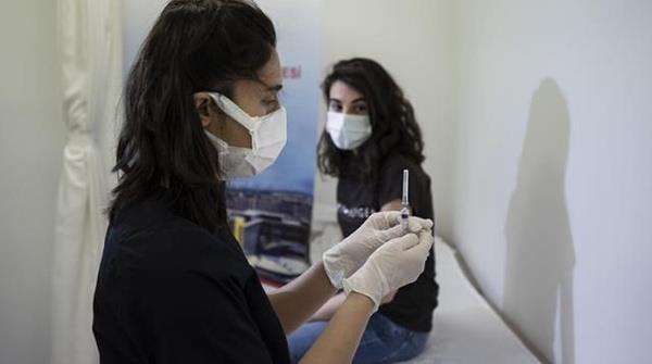 Ve kresel a kampanyalarna da yardmc olabilir. Conradsson, "Herkes gvende olana kadar kimse gvende deil" diyor ve ekliyor: "Eer dnyann herhangi bir yerinde koronavirs hala dolayorsa ne olacan asla bilemezsiniz."