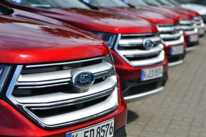FORD    ABD'nin byk otomobil reticilerinden Ford, elektrikli aralara ynelik yatrmlarn 2025'e kadar 30 milyar dolarn zerine karacaklarn belirterek, 2030'a kadar aralarnn tamamen elektrikli olmasnn ngrldn bildirdi.