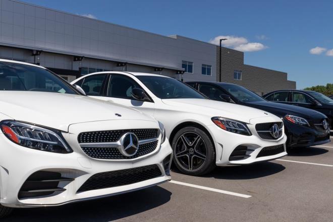 DAMLER-MERCEDES    Mercedes?in Alman reticisi Daimler, 2022 ile 2030 yllar arasnda elektrikli otomobil teknolojisine 40 milyar euro yatrm yaplacan belirterek, 2030 ylnda tamamen elektrikli otomobil retimine gemeyi planladn belirtti.