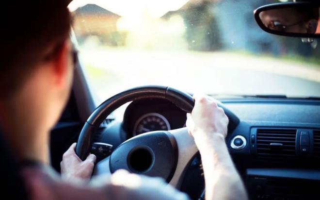 zelde kredi kartyla   <br>  zel bankalar tarafndan nakit olarak, hesaptan, ekle, banka kart, havale ve EFT yoluyla tahsilat yaplamyor. Bu yzden MTV zel bankalardan sadece kredi kart kullanlarak denebilecek. Dier yandan irketler ise sadece kamu bankalar zerinden nakit deme yapabiliyor. EFT yaplsa da bu sefer vergi deme makbuzu temin edilemeyecei iin ayrca makbuzun vergi dairesinden alnmas gerekiyor.