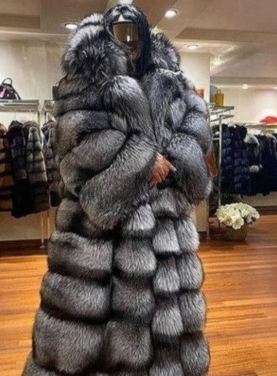 Ersoy, balkda 8 bin 500 TL hesap dedi  <br>  Getiimiz gnlerde Bodrum'da tatil yapan Trk Sanat Mzii'nin Diva's Blent Ersoy, Torba ilesindeki bir balkda stakoz, karides, ahtapot ve kalamar gibi meze eitlerini tatt. Ersoy, balkda 8 bin 500 TL hesap dedi.