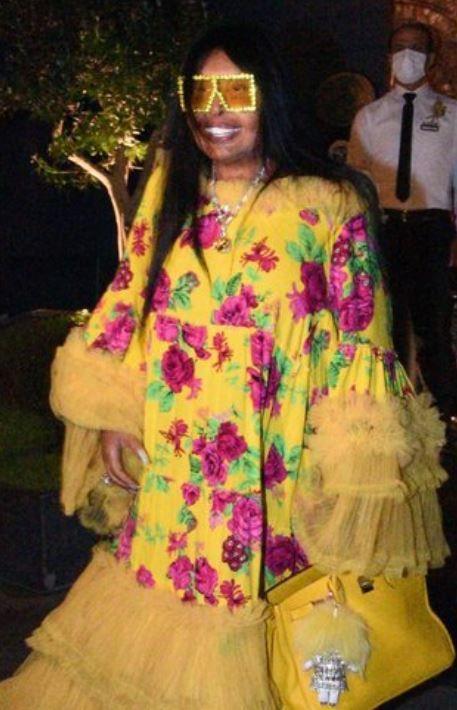 "Arap at gibiyim, kotuka couyorum"  <br>  te yandan, Trk Sanat Mzii'nin Diva's Blent Ersoy, nceki gn Yeniky'de objektiflere yansd.