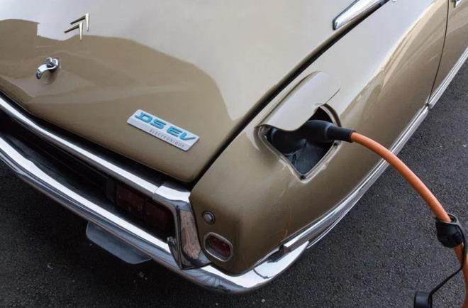 Aracn motorunu beslemek iin 225 kilometre menzil salayan 48.5 kWs bir batarya kullanlm. Opsiyonel olarak 320 kilometrelik bir batarya seenei de sunuluyor.