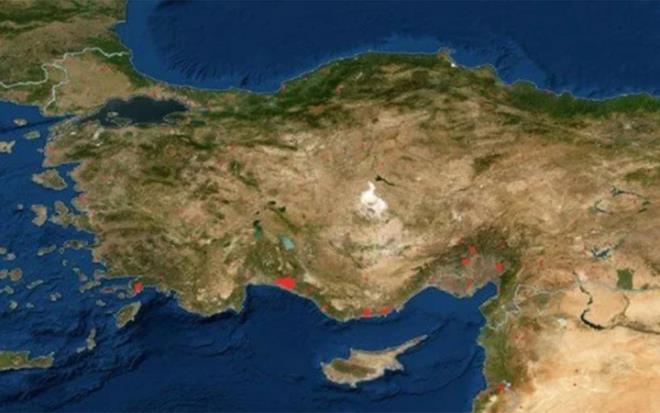 NASA, dnyadaki orman yangnlarn takip etmek iin yeni bir platform kurdu. NASA, dnyada ortaya kan orman yangnlarnn uydular araclyla e zamanl olarak takip edilebilecei ?FIRMS? adl bir haritalama sistemi kurdu. Haritada ABD?nin Minnesota eyaletinden Sibirya?daki orman yangnlarna kadar dnya zerinde u anda devam eden binlerce yangn ile ilgili veriler paylalyor. Patformdan ayn zamanda Antalya, Mersin, Mula, Osmaniye, Kayseri ve Adana?daki yangnlar da izlenebiliyor.