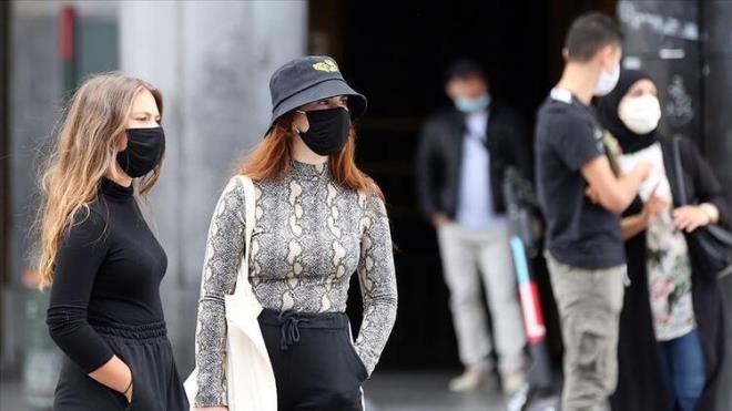 KORUYUCULUK ORANI REV�ZE ED�LD�  PHE s�z konusu a��n�n ilk dozunun Delta varyant�ndan kaynaklanan semptomatik hastal��a kar�� yakla��k % 33 etkili oldu�unu s�ylemi�ti. Son �al��ma ile bu oran y�zde 36'ya revize edildi.