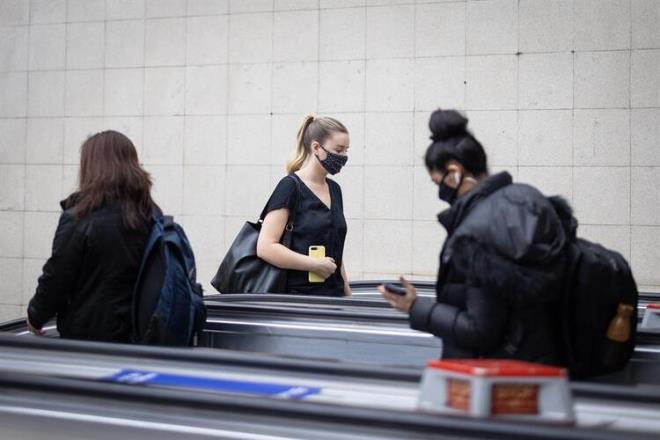 �lk olarak Hindistan'da g�r�len Delta varyant�n�n daha bula��c� oldu�u bilimsel olarak kan�tland�. Haliyle bu varyant k�resel vaka art���n�n bir numaral� nedeni olarak g�steriliyor.