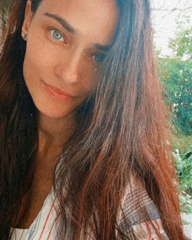 T�rkiye'nin bir�ok farkl� yerinde g�nlerdir s�ren orman yang�nlar� kontrol alt�na al�nmaya �al���l�rken, yang�lar i�in sosyal medyada mesaj ya��yor. ��te o mesaj sahiplerinden biri de oyuncu Saadet I��l Aksoy.