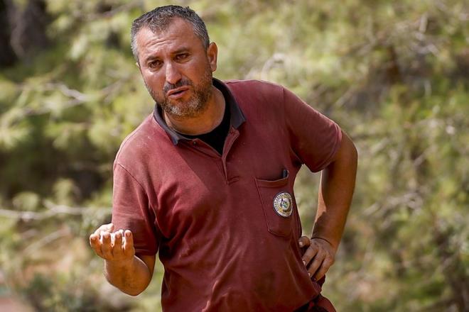 Endieli ses tonuyla tekrar destek isteyen arazz ekibine, "Tehlikeli bir durum varsa arac terk et. Helikopter su atacak." yant verildi.