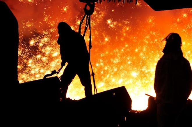 EER ALEVLERN ORTASINDA KALIRSANIZ    Alevlerden kamaya almayn. Bunun yerine, melmek iin glet veya nehir gibi bir su ktlesi arayn.