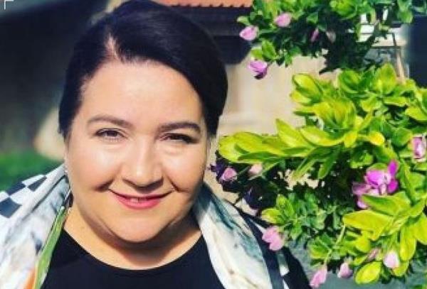 Hlya Duyar kimdir?<br>    Hlya Duyar, 26 Haziran 1970?de Sivas?ta dnyaya gelmitir. ocukluk ve genlik gnlerinin bir ksmn geirdii Almanya?ya 1978 ylnda tanmtr.