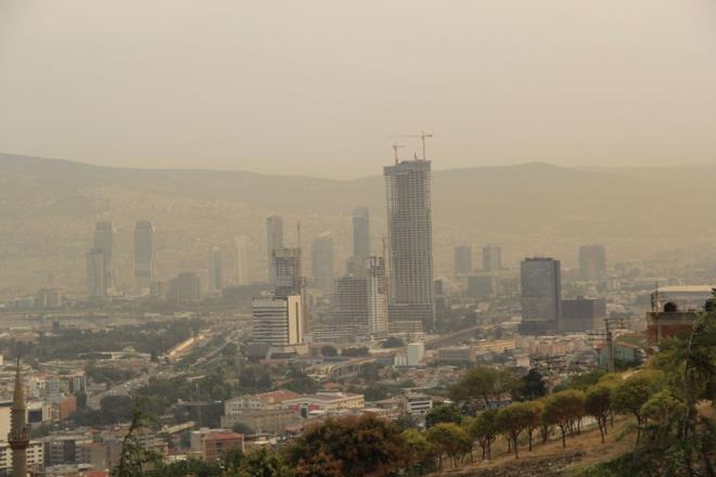 Meteoroloji 2. Blge Mdr Davut ztrk, hava olaynn Ege Blgesi'ndeki dier baz illerde de gzlemlendiini ifade etti.