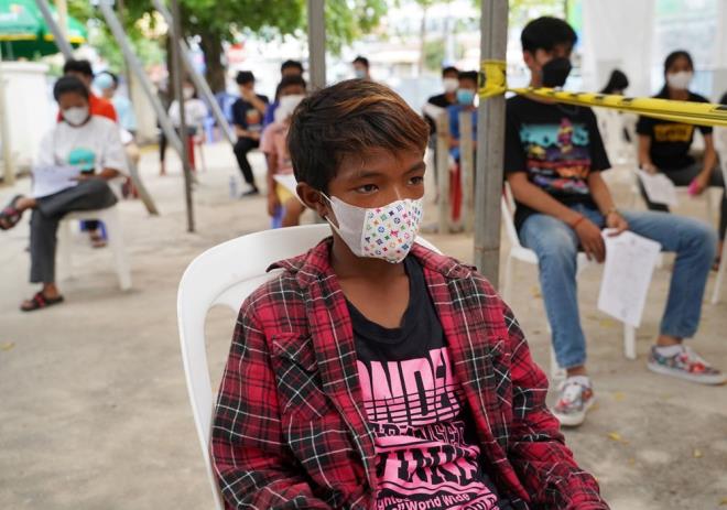 Bundan bir yl nce, Dnya Salk rgt (DS), sr baklnn oluabilmesi iin toplumun yzde 60 ila 70'lik blmnn alanmasnn yeterli olduunu dnyordu. Ancak pandemi srecinde, birok uzman bu orann yzde 85'lere ulamas gerektiine vurgu yapt.