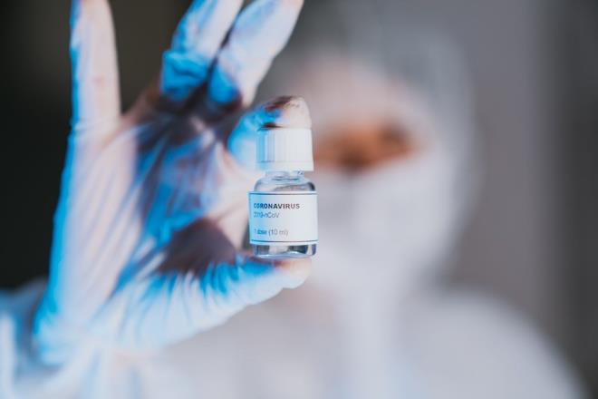 BioNTech/Pfizer ve Moderna, halihazrda alt aydan 11 yana kadarki ocuklarla ilgili farkl aratrmalar yrtyor. BioNTech/Pfizer, Eyll aynda ilk alt grup iin elde ettii verileri aklamay planlyor. AstraZeneca da asn kk ocuklar zerinde test ediyor, ancak henz bu konuda bir sonu aklanmad. Johnson & Johnson da 12 yan altndaki ocuklarla ilgili aratrmalar yapmay planlyor.