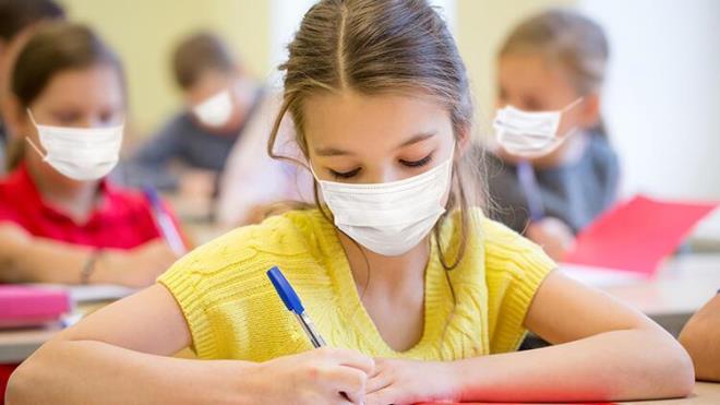 Uzmanlar, retmenlerin ounluunun a yaptrdn, rencilerin byk blmnde risk bulunmadn belirterek, yz yze eitim konusunda tavrn net olduunu belirttiler. niversitelerdeki yz yze eitim konusundaki hazrlklar ise daha nceden balad. A yaptrmam renciler iin PCR testi veya online eitim gibi seeneklerin tartld konuuluyor.