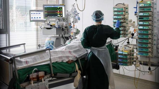 Vaka saysndaki deiiklik ve salk kurulularnn youn bakm nitelerindeki doluluk oranlarna gre yeni deerlendirmeler yaplacak.