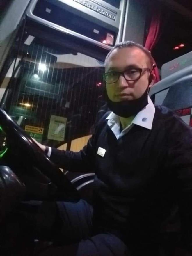 Drt karde olduu renilen Kerem Baol'un yaklak 5 yldr muavinlik ve ehirleraras otobs ofrl yapt renild.