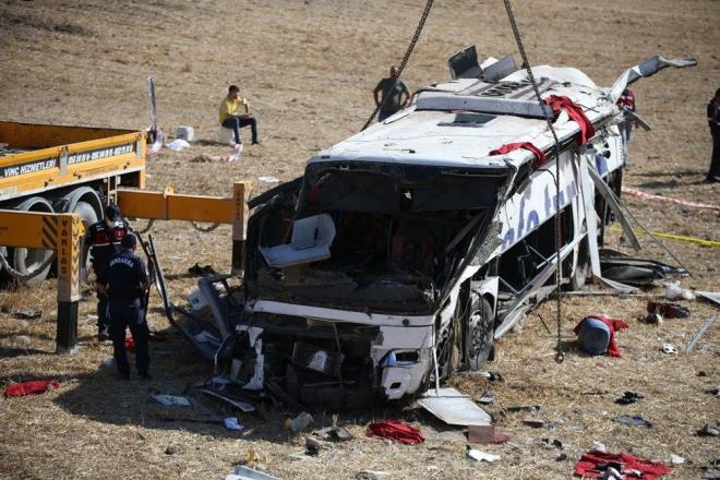 Cenazede vey aabeyleri Serkan engelcik ve Erkan engelcik taziyeleri kabul etti.    1 ocuk babas Kerem Baol, klnan cenaze namaz sonras aile mezarlnda topraa verildi.