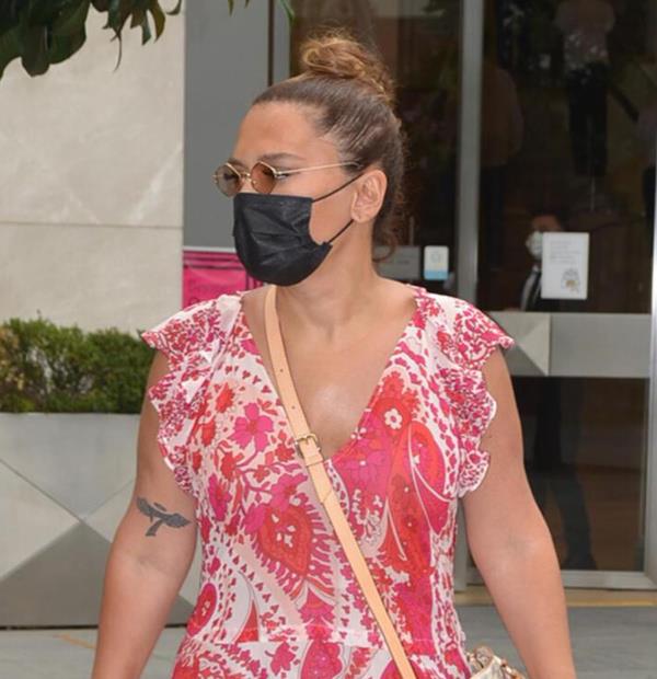 lkemizin son gnlerde yaad zc orman yangnlarnda etkilenen vatandalarmz iin yardm kampanyalar dzenleyen baarl arkc, "Gerekten ka gndr neler yaadk, neler grdk. ok zgnm, cierlerimiz yand" dedi.