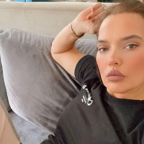 Getiimiz gn yangndan etkilenen blgelere 20-25 bin TL'lik yardm gndereceini aklayan Akaln, Instagram'dan yaynlad videoda gzyalarna hakim olamamt.