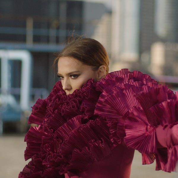 Kandrldn belirten Akaln "Konserlere bununla gideriz falan diyerek beni kandrd ama ben pek sevmedim. Yaz sezonu gesin deitireceim" ifadelerini kulland.