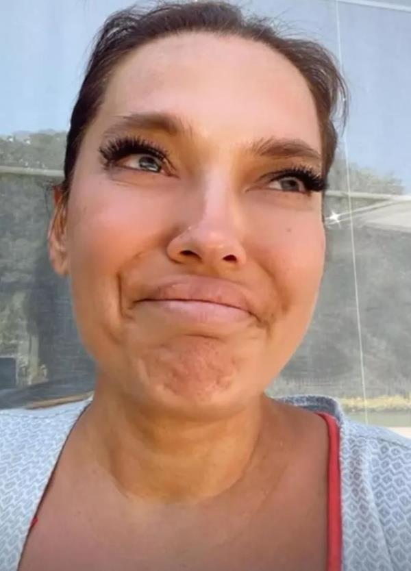 Akaln, yangndan etkilenen ve evi kl olduu iin darda yatmak zorunda kalan yal teyze iin harekete geti.