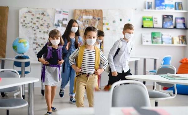 Koronavirs varyantlaryla korkutmaya devam etse de ocuklarn en az etkilenen grupta olduu uzmanlar tarafndan aklanyor. Ipsos tarafndan gerekletirilen Koronavirs Salgn ve Toplum Aratrmas'nda velilerin okul konusunda dndkleri alama zorunluluu konusunda fikirleri soruldu.