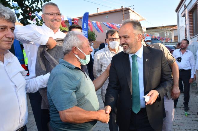 Canla bala alyoruz<br>  Karacabey?de 8 krsal mahallenin salkl ime suyuna kavumas nedeniyle Suba Mahallesi'nde dzenlenen trene Bykehir Belediye Bakan Alinur Akta, Karacabey Belediye Bakan Ali zkan, AK Parti l Bakanvekili Ufuk Ay, mahalle muhtarlar ve Suba sakinleri katld.