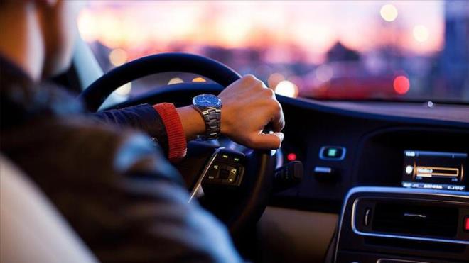 TE YEN MATRAHLAR    Resmi Gazete'de yer alan oranlara gre, 1600 cm3 silindir hacmine kadar, yzde 45 TV dilimindeki matrah limiti 85 bin TL'den 92 bin TL'ye, matrah limiti 85 bin TL'yi ap 130 bin TL'yi gemeyen ve yzde 50'lik TV limitinde yer alan motorlu aralarda matrah limiti 92 bin-150 bin TL arasna ykseltildi.    Motor silindir hacmi 1600 cm3' geen, 2000 cm3' gemeyen elektrikli otomobillerde vergi matrah 85 bin-135 bin TL aralndan 114 bin-170 bin TL aralna artrld. Bu otomobillerde uygulanan yzde 45, yzde 50 ve yzde 80'lik TV dilimleri ayn kald.