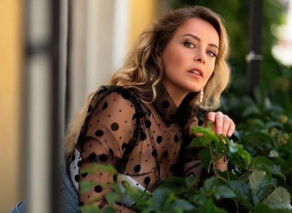 dlleri<br>  2005 - 42. Altn Portakal Film Festivali, En yi Kadn Oyuncu  <br>2007 - 18. Ankara Uluslararas Film Festivali, En yi Kadn Oyuncu  <br>2015 - 20. Sadri Alk Sinema dlleri, Dram dalnda "Yardmc Rolde Yln En Baarl Kadn Oyuncusu