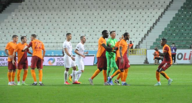 Sper Lig'de ilk haftann kapan manda Giresunspor, Galatasaray ile karlat. Man 61. dakikasnda  Sar-krmzllarn iki futbolcusu Kerem Aktrkolu ve Marcao arasnda sert bir tartma yaand.