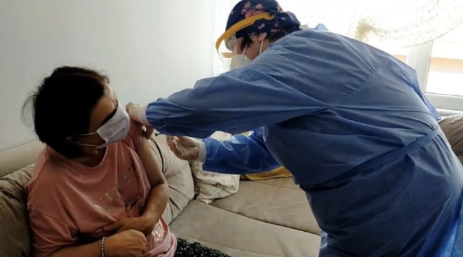 2 doz Sinovac olanlara 3. Doz Sinovac daha iyi a��klamas�ndan sonra, Sinovac'� ABD, Avrupa Birli�i tan�m�yor; 2 doz daha Biontech olabilirsiniz a��klamas� i�leri daha kar���k hale getirdi.