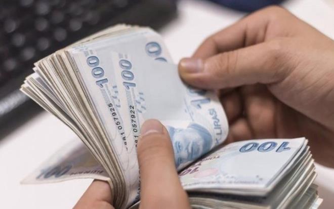 Milyonlarca memur ve memur emeklisi bir yandan yeni zam teklifi beklerken, bir yandan da 3600 ek gsterge konusunda atlacak adm merak ediyor.