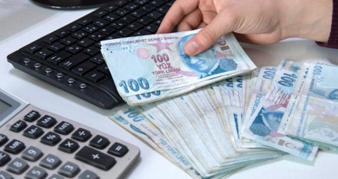 3000'den 3600 ek gstergeye karlan bir memurun emekli maa 550 lira, emekli ikramiyesi 20 bin 710 lira artacak.